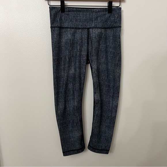 Lululemon Wunderunder Crop Gray Size 4 21" In-Seam Activewear Yoga Loungewear - Picture 1 of 6